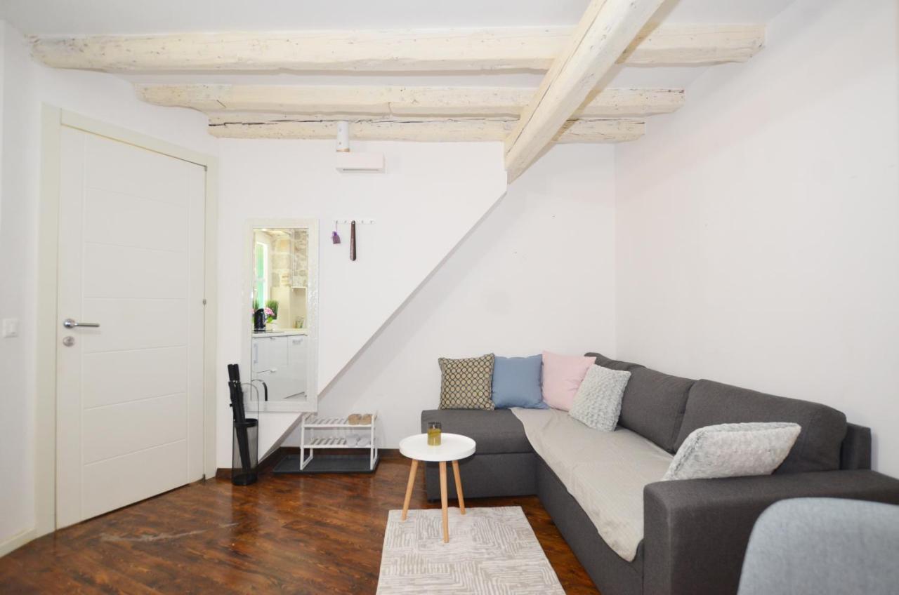 Pisinium Apartment Ровинь Экстерьер фото